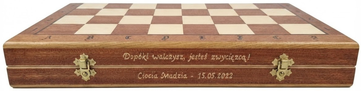 Przykładowa realizacja grawerowania na szachach